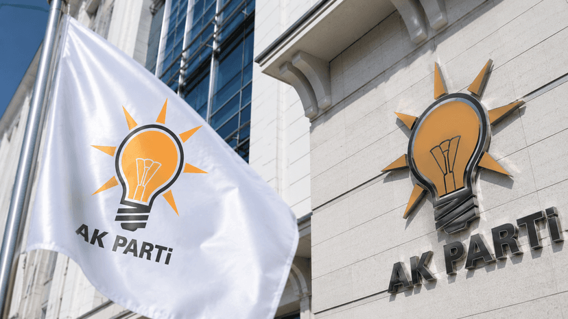 AK Parti'de Kritik Değişim: 4 İl Başkanı Görevden Alındı