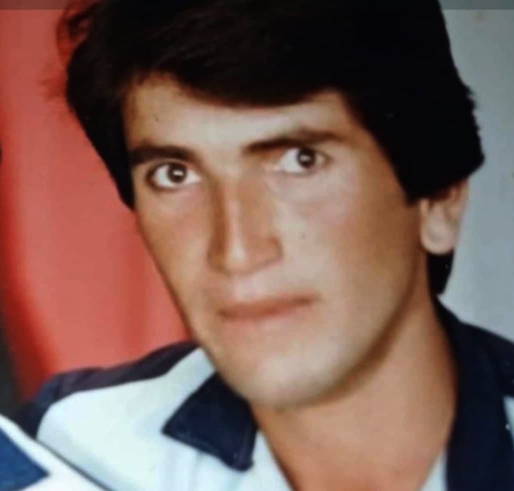 Kamyonet ile çarpışan otomobilin sürücüsü öldü, 3 yaralı