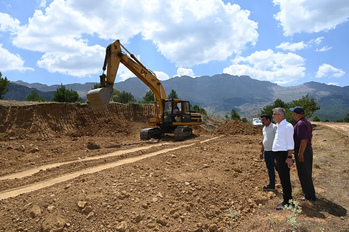Başkan Ustaoğlu, Seydişehir’in Kırsal Mahallelerinde Yol Çalışmalarını İnceledi