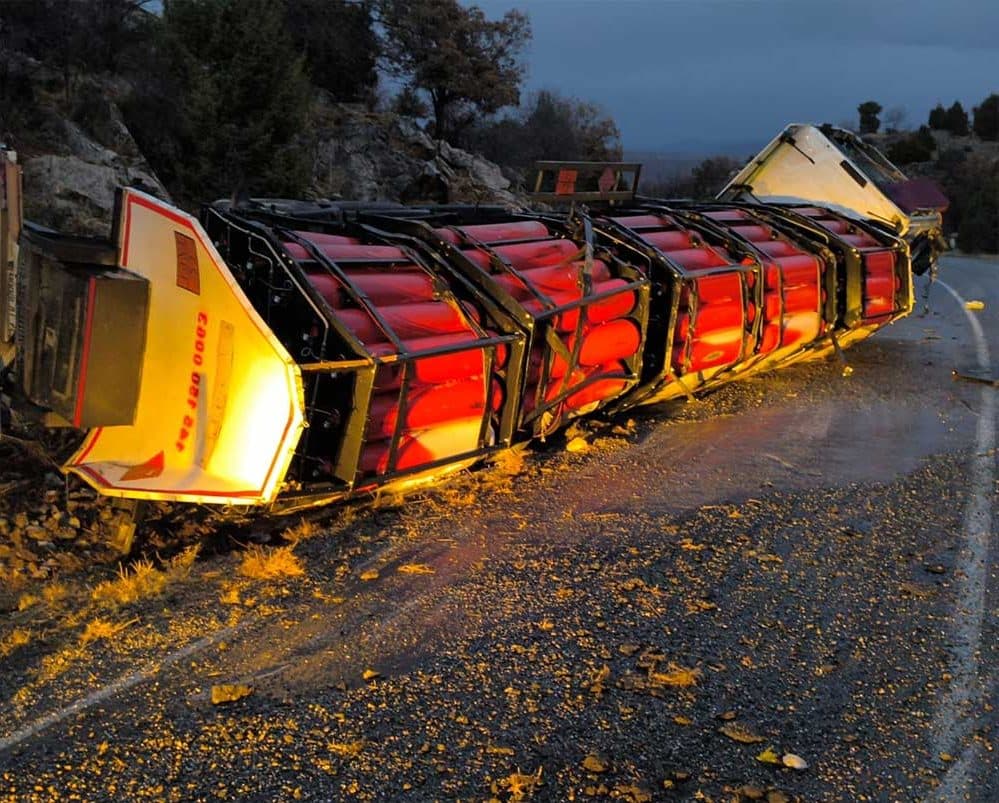 Konya'da Doğalgaz Yüklü Tanker Devrildi