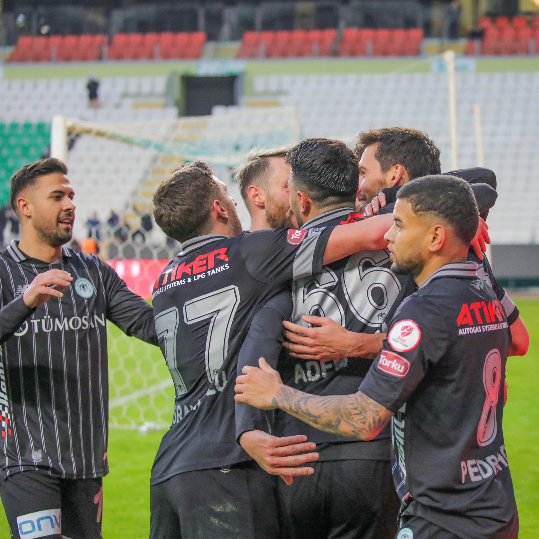 Konyaspor’da İki Yabancı Futbolcu İle Yollar Ayrılıyor