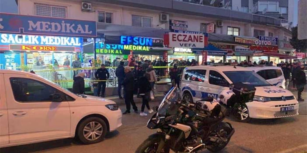 Adana’da Vahşet: İşyerini Basan Zanlı 3 Kişiye Kurşun Yağdırdı!