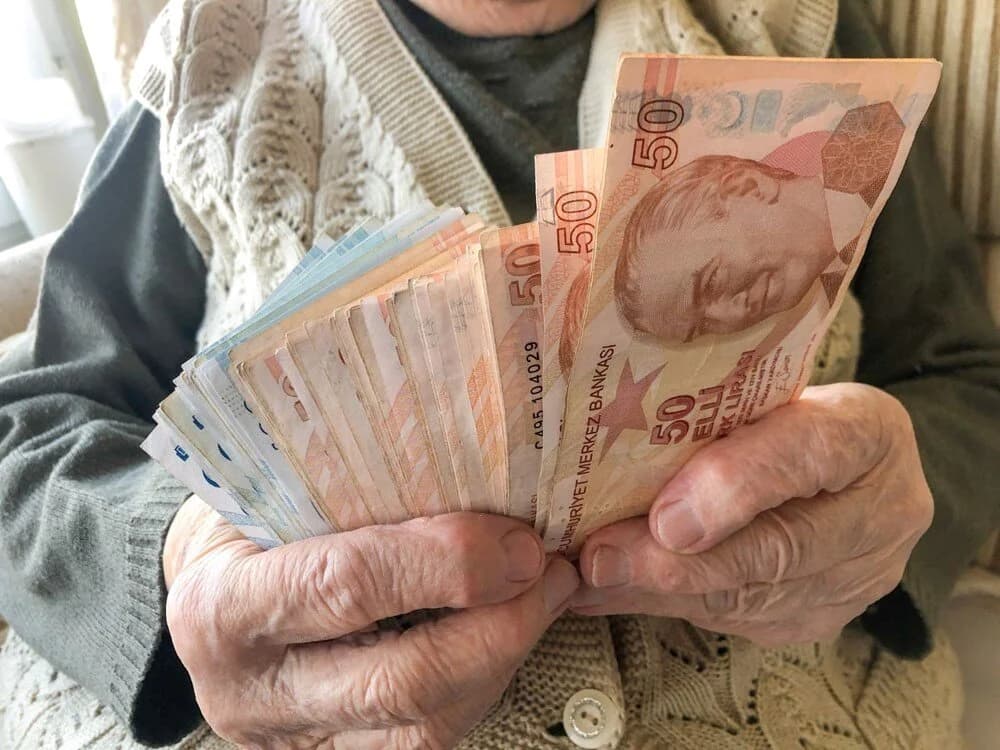 Emekliye 2.030 TL Ek Zam Geliyor!