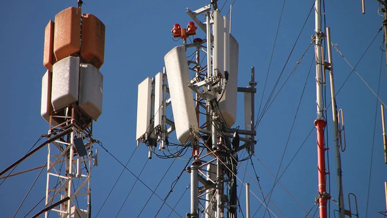 Deprem Sonrası GSM Hatları Çöktü: İstanbul’da İletişim Krizi