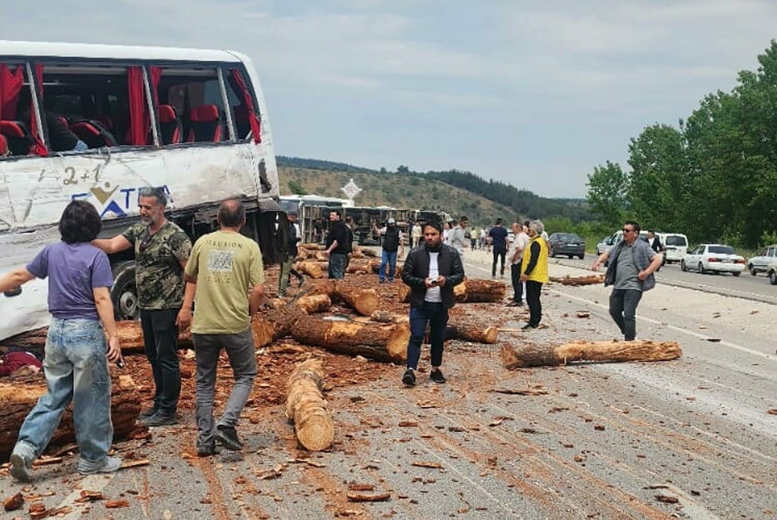 Çanakkale'de Feci Kaza: 6 Ölü, Çok Sayıda Yaralı