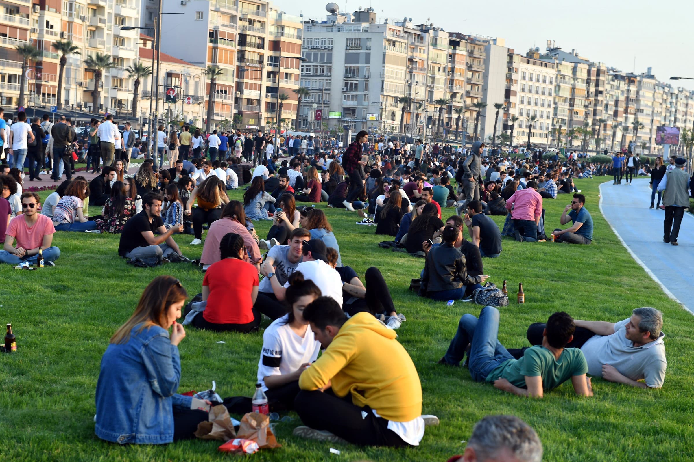 İzmirli Gençlerin Göçü Hız Kesmeden Sürüyor!