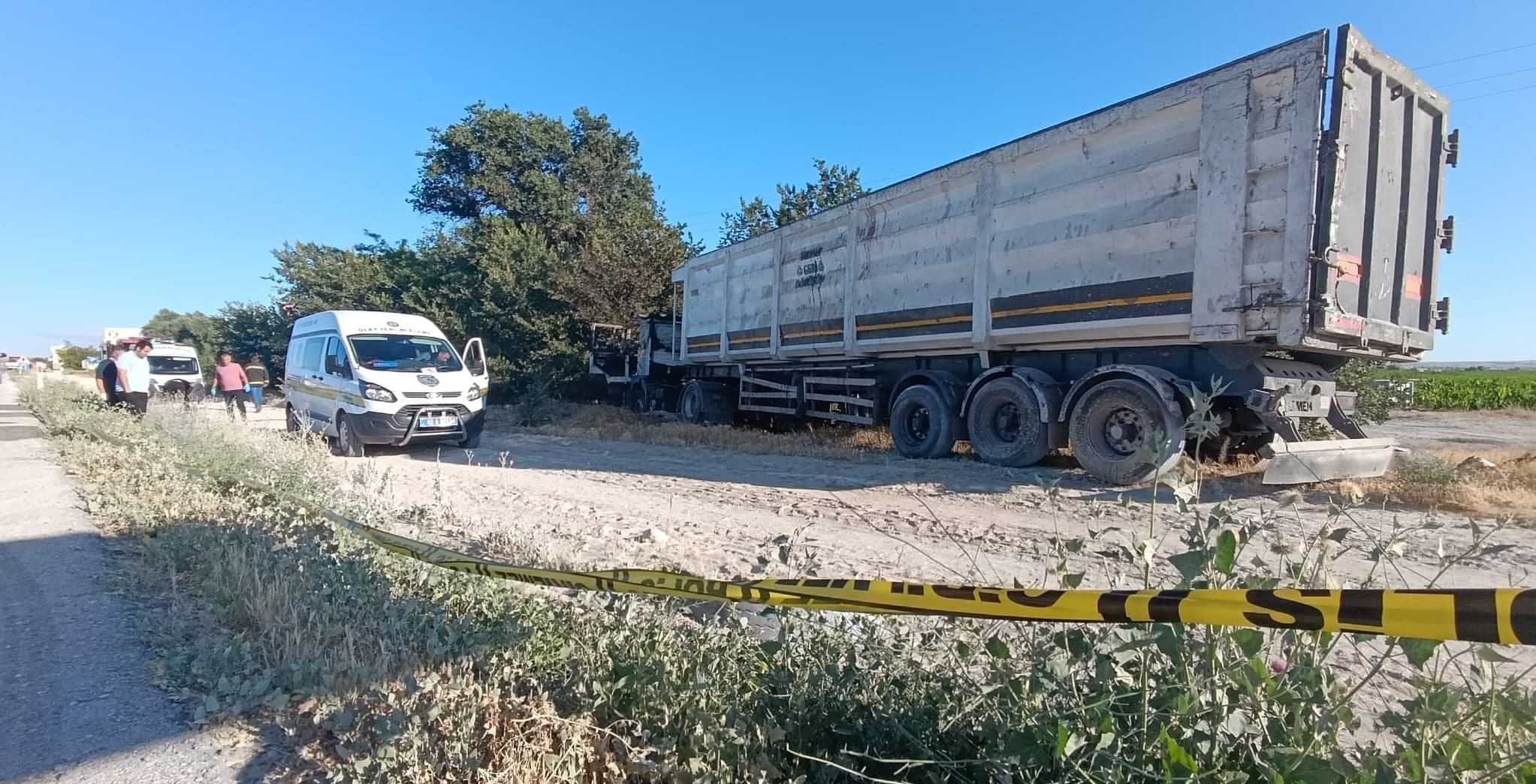 Konya'da TIR Şarampole Uçtu: Sürücü Yanarak Can Verdi!