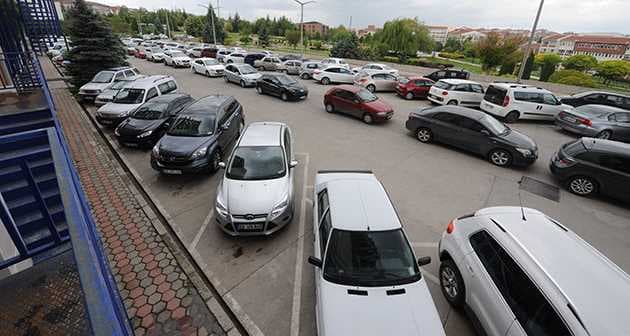 Adana’da Otopark Krizi Derinleşiyor: Her 7 Araca Sadece 1 Park Yeri!
