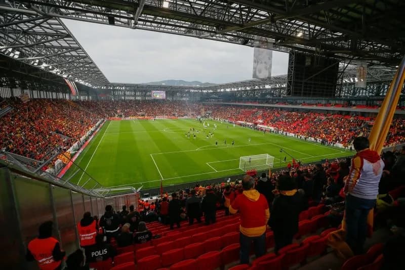 Göztepe Taraftarına Müjde: Gürsel Aksel Stadyumu Kapasitesi Artıyor!