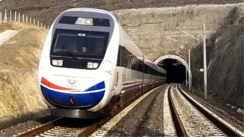 Antalya-Alanya Arasına Demiryolu Şart: Turizmciler Uyarıyor