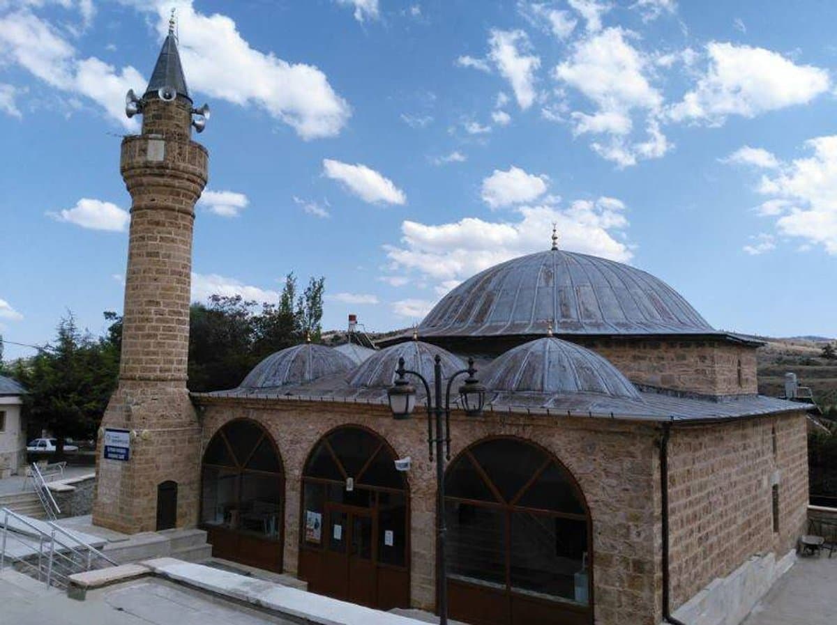 Bozkır’daki Kurşunlu Camii Yüzyıllara Meydan Okuyor