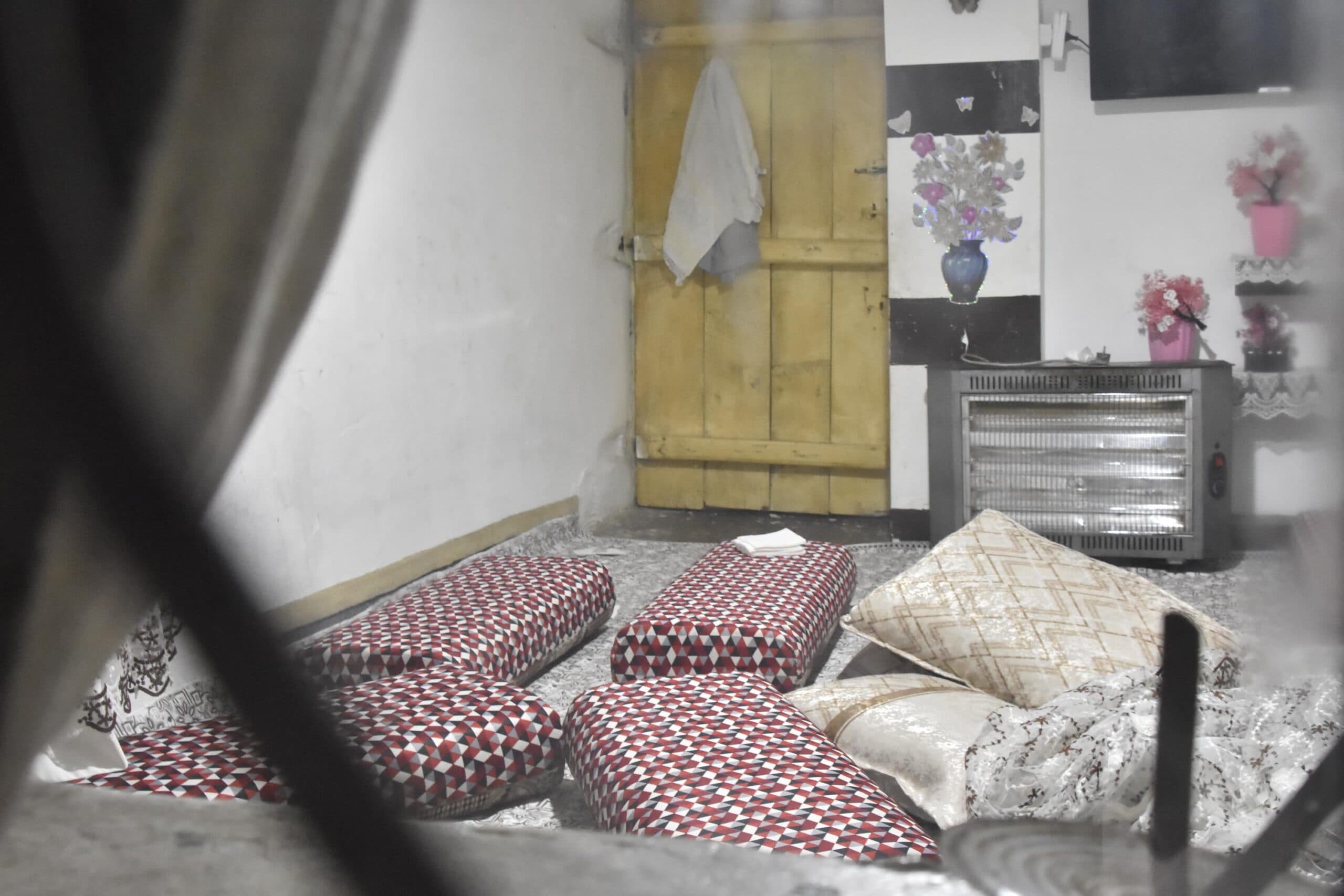 Kiracı evini ilaçladı, ev sahibinin ailesinden 1 kişi öldü, 5 kişi hastanelik oldu