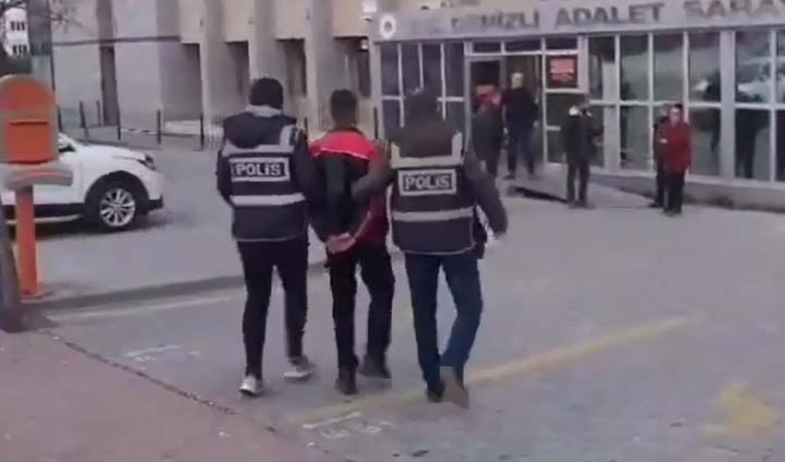 Eşcinsel ilişki vaadiyle gaspa 2 tutuklama