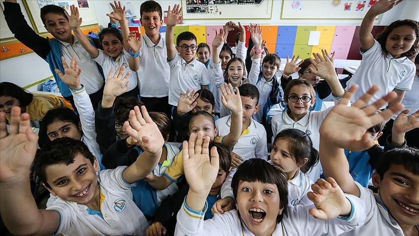 Okullarda Ara Tatil Devam edecek mi? Yaz Tatili Kısalıyor mu?