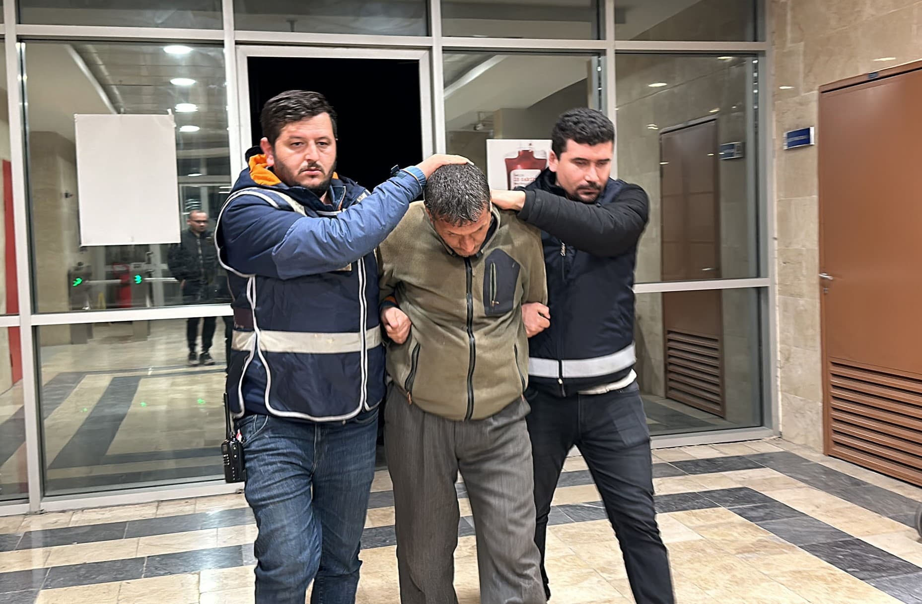 Cami çıkışı husumetlisini öldürün şüpheli, 3 gün ormanda saklanmış