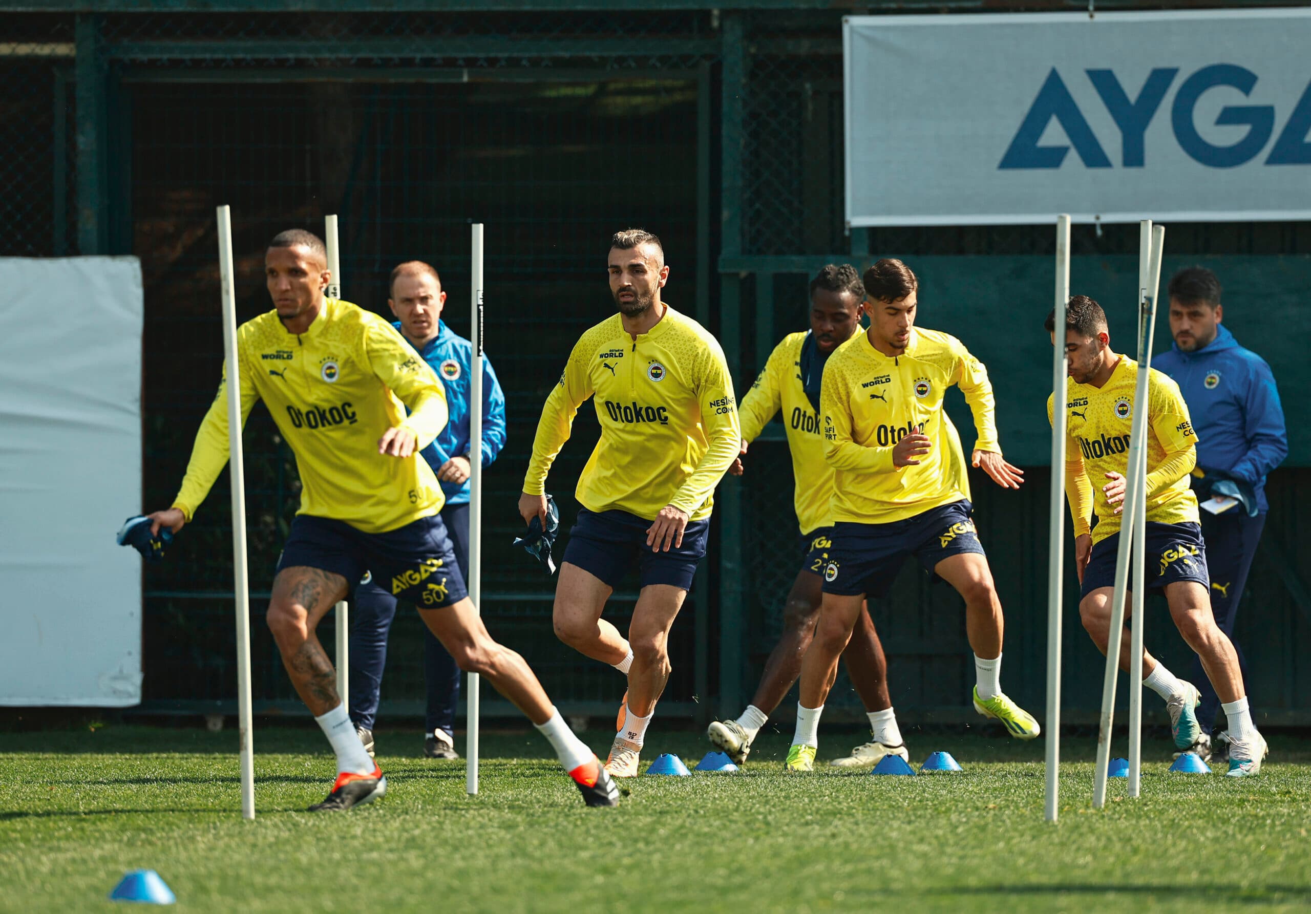 Fenerbahçe'de Sıkıyönetim! İsmail Kartal, Disiplinden Taviz Vermeyecek