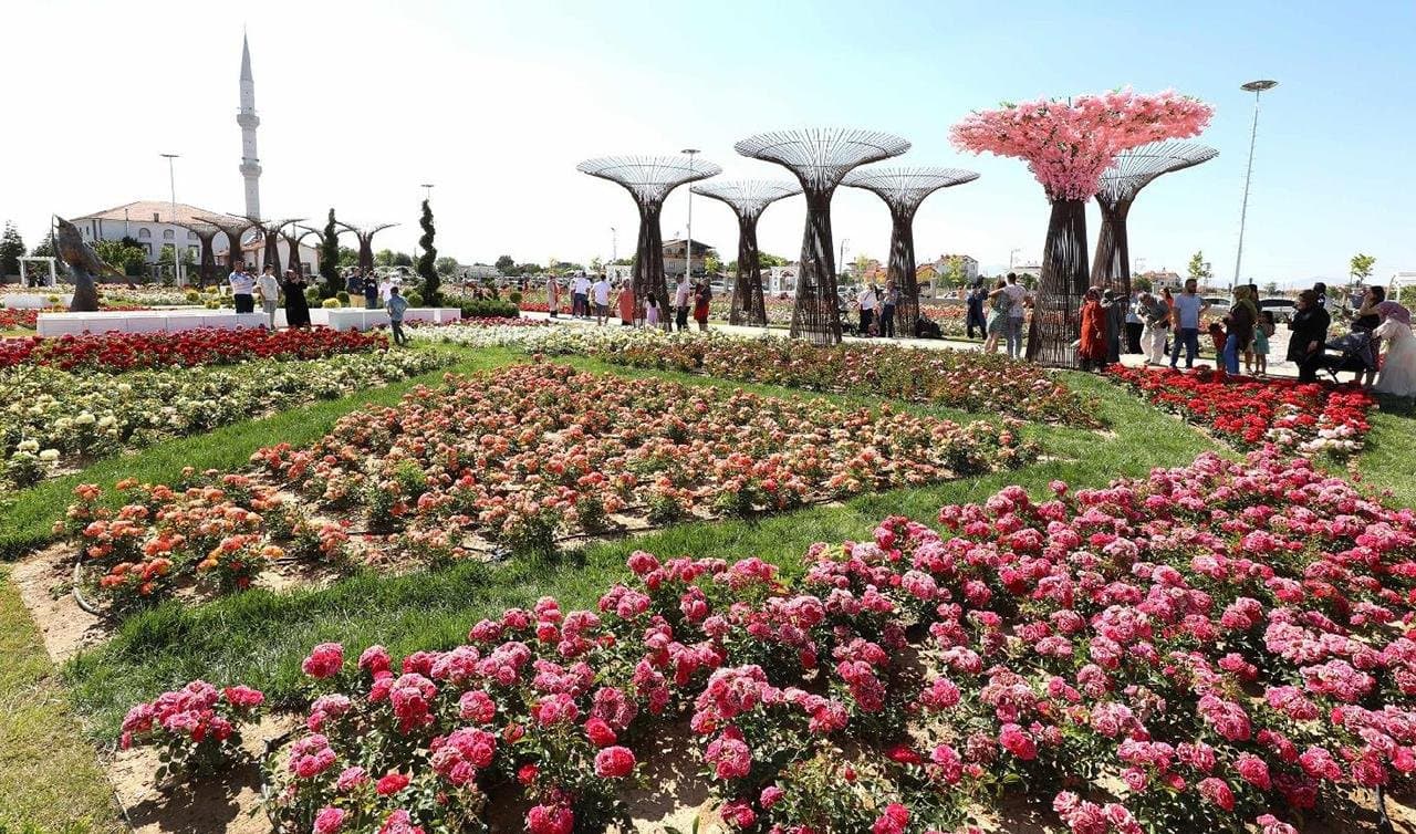 Karatay Mevlana Gül Parkı Yeniden Açıldı, İlgi Şimdiden Büyük