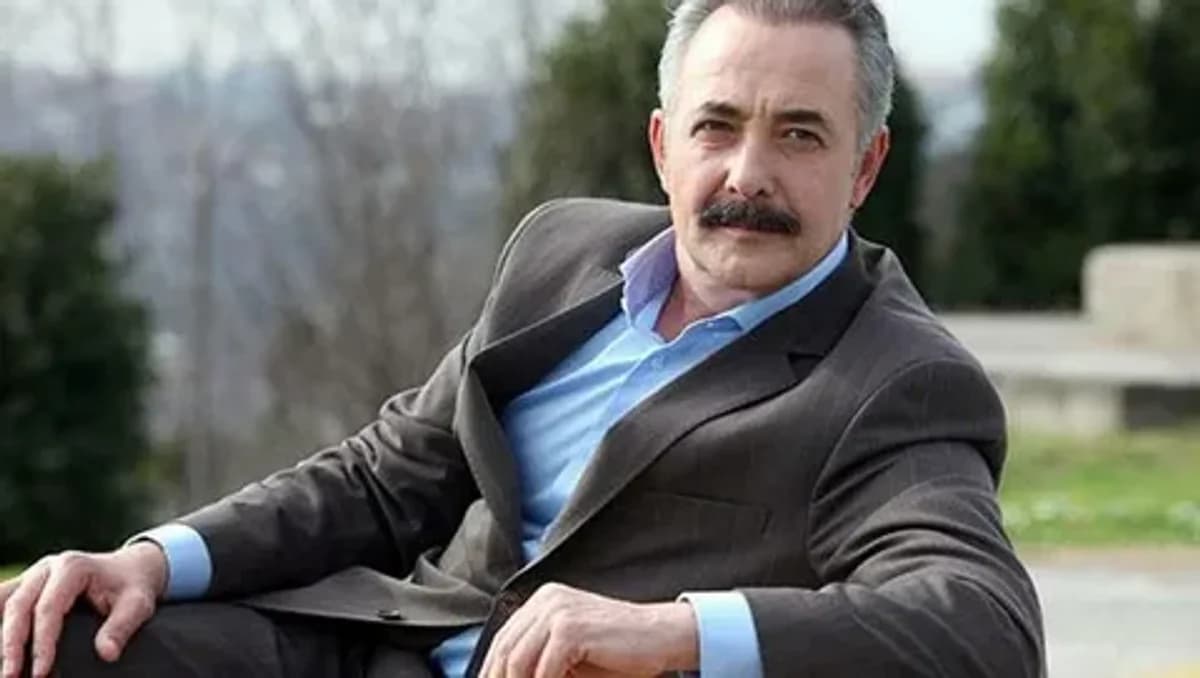 Mehmet Aslantuğ'dan Yeni Diziye Sürpriz İmza Geldi