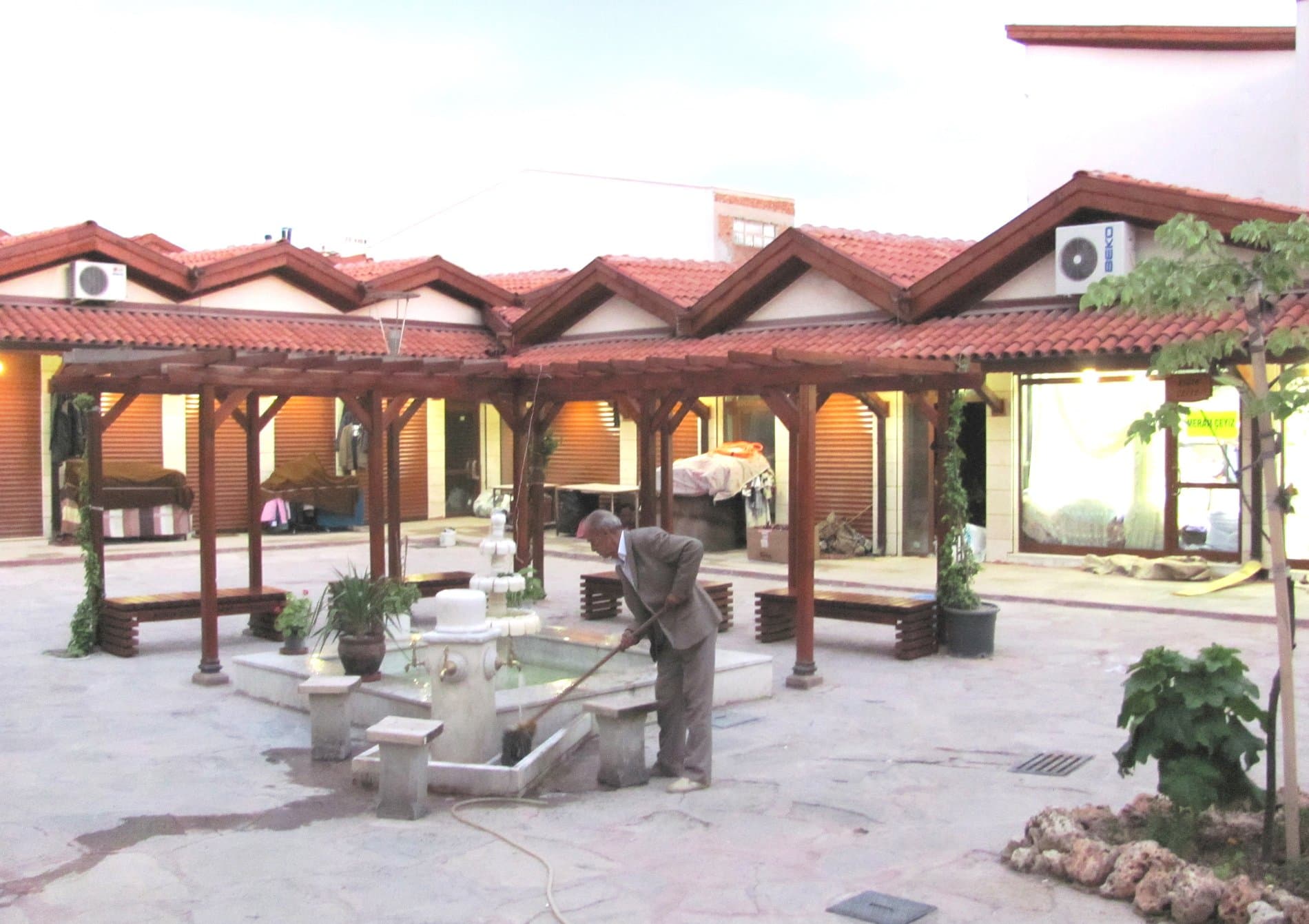 Konya’nın Tarihe Direnen Yapısı: Yılanlı Medrese