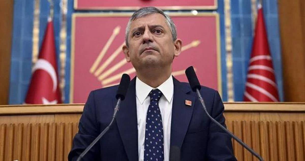 Özgür Özel'in Yeni Partisinin İsim ve Logosu Merak Ediliyor