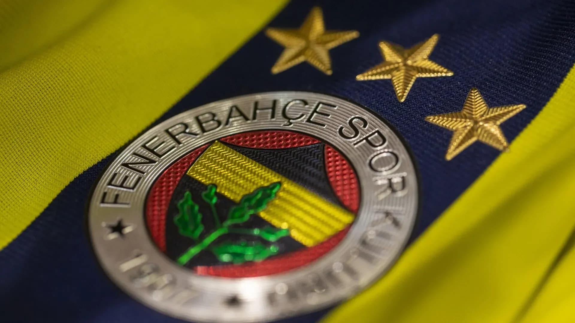 Fenerbahçe'de İki Ayrılık Kapıda! Rizespor Resmen Devrede