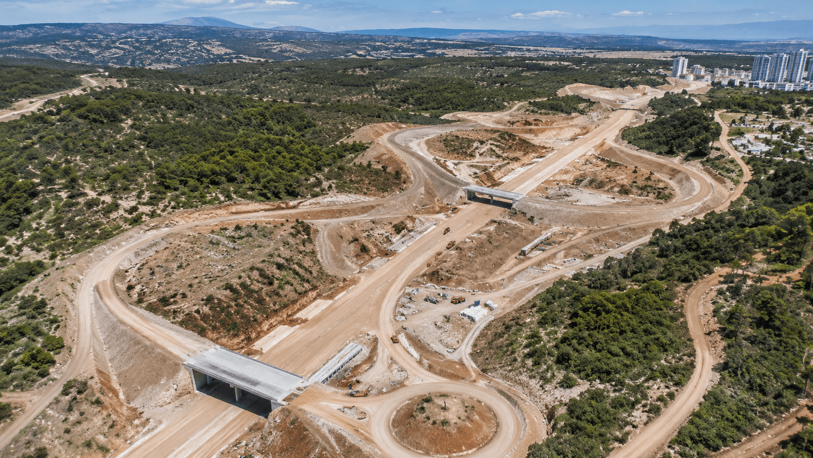 Çeşmeli-Kızkalesi Otoyolunda Kritik Etapta Çalışmalar Sürüyor