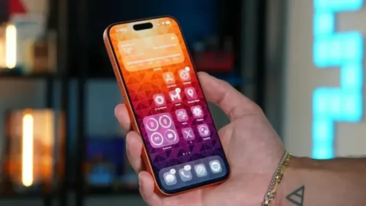 iOS 27 Beta 4 Geldi! Siri ve AirPods'a Büyük Güncelleme