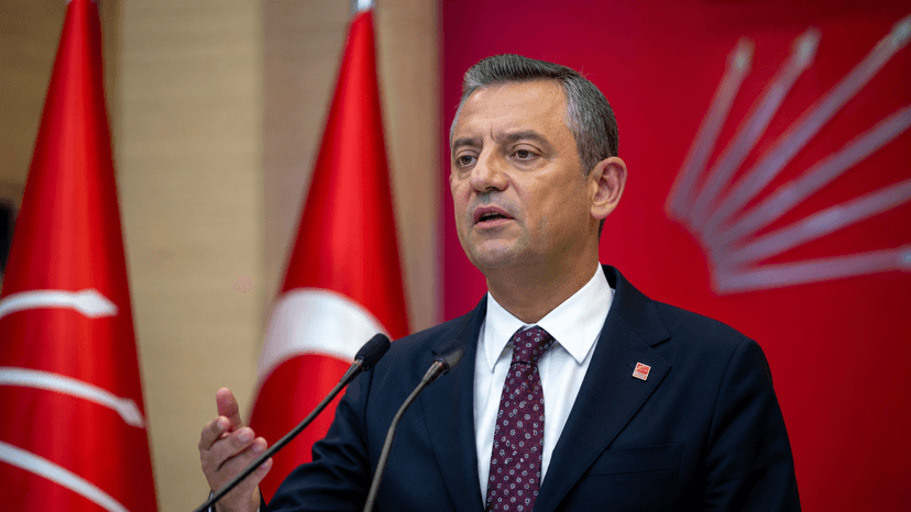 CHP’de Kurultay Hamlesi: İlk İmza Sabah Saatlerinde Geldi
