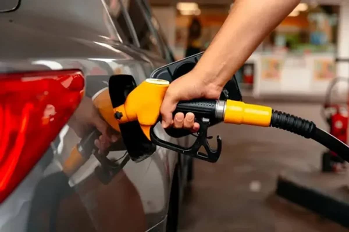 Benzine Gece Yarısı Zammı Geliyor: İşte Yeni Fiyatlar
