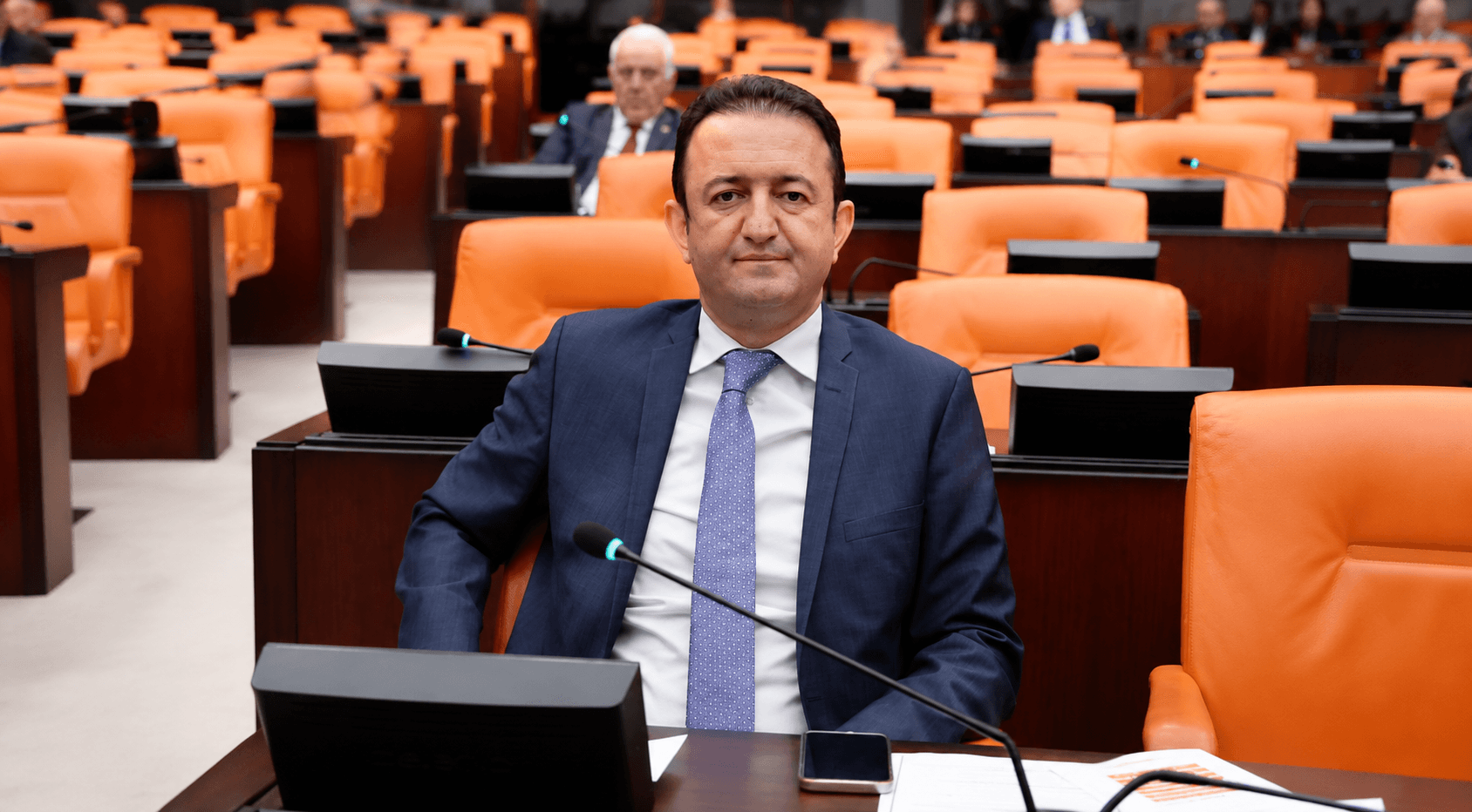 Barış Bektaş'tan Açıklama! CHP'de Kalacağını Duyurdu