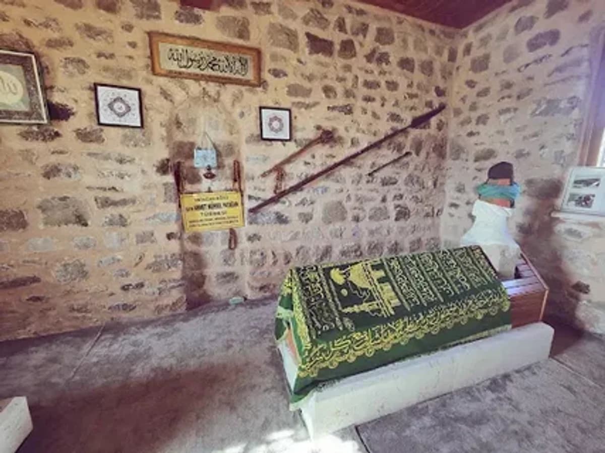 Konya'daki Bu Türbe Yüzyıllardır Merak Uyandırıyor
