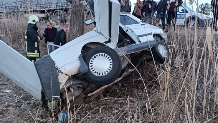 Konya’da Feci Kaza! Otomobil Ağaca Çarptı: 3 Ölü, 2 Yaralı