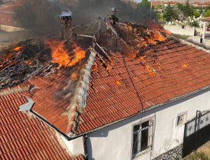 Konya’da Tek Katlı Evde Çıkan Yangında Anne ile Oğlu Öldü