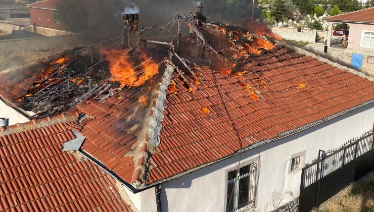 Konya’da Tek Katlı Evde Çıkan Yangında Anne ile Oğlu Öldü