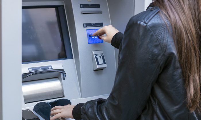 Dünya Çapında Yazılım Sorunu: ATM’lerde Büyük Aksamalar