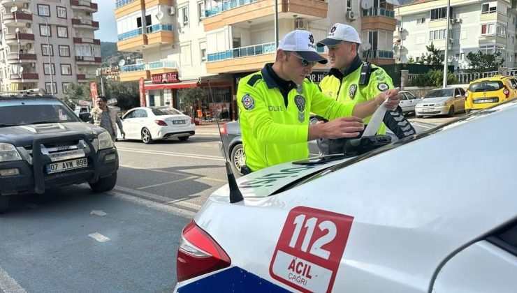 Haftalık Trafik Denetimlerinde 445 Bin 375 Sürücü Ceza Yedi!