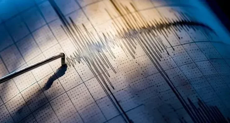 İzmir Açıklarında 3.9 Büyüklüğünde Deprem