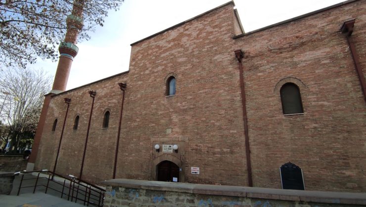 Konya’nın Tarihi İplikçi Camii Neden İbadete Kapalı?