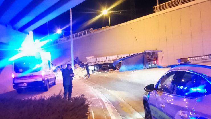 Konya’da Korkunç Kaza: Tır Üst Geçitten Düştü!