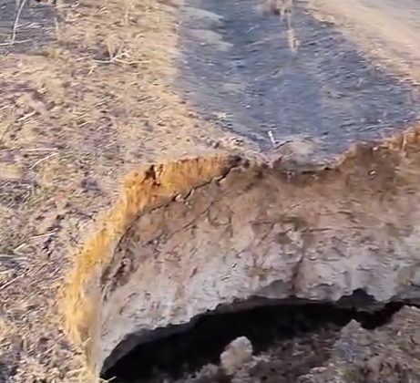 Aksaray'da 10 Metre Derinliğinde Obruk Oluştu