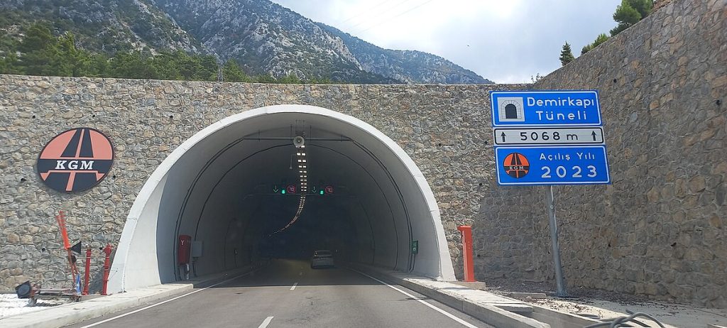 Demirkapı Tunnel 6